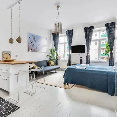 Wehost Bright Studio For 6 Kallio Travellers Helsingfors