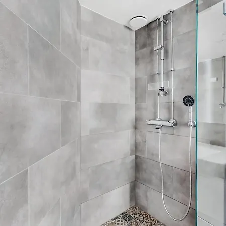 Wehost Bright Studio For 6 Kallio Travellers * Helsingfors