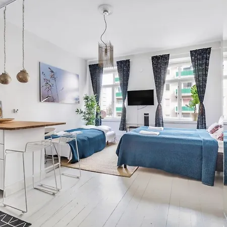 Wehost Bright Studio For 6 Kallio Travellers *