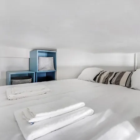 Wehost Bright Studio For 6 Kallio Travellers *